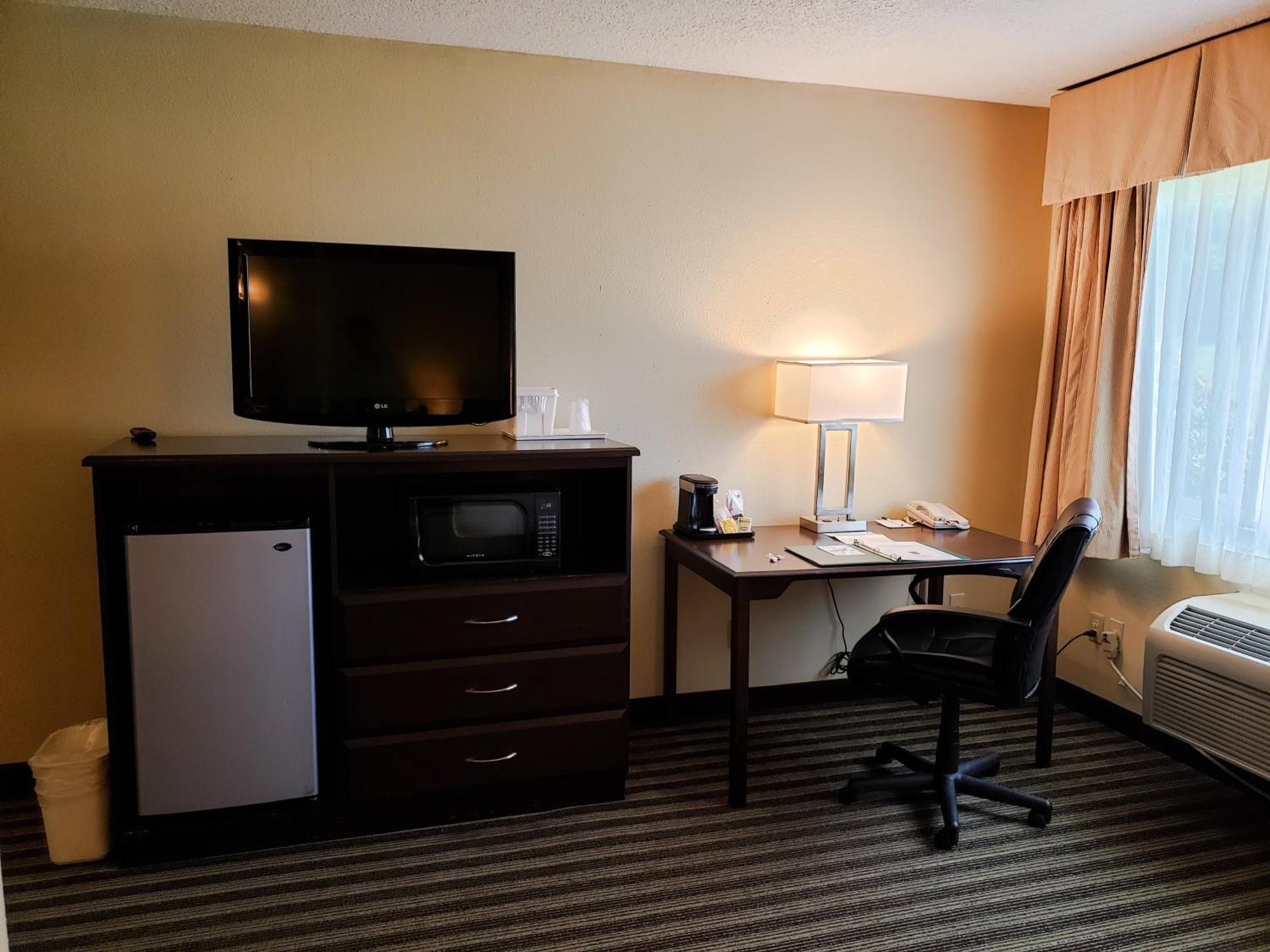 Quality Inn & Suites Vancouver - Hazel Dell Habitación foto