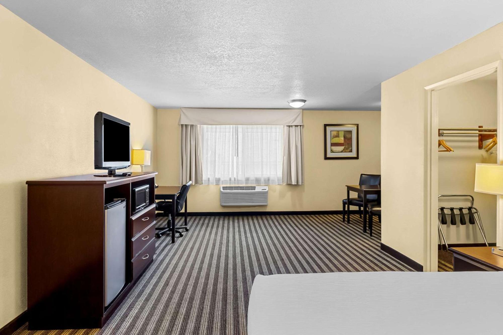 Quality Inn & Suites Vancouver - Hazel Dell Exterior foto