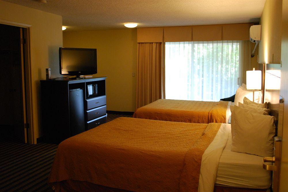 Quality Inn & Suites Vancouver - Hazel Dell Exterior foto