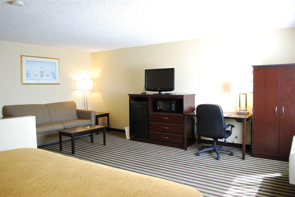 Quality Inn & Suites Vancouver - Hazel Dell Exterior foto