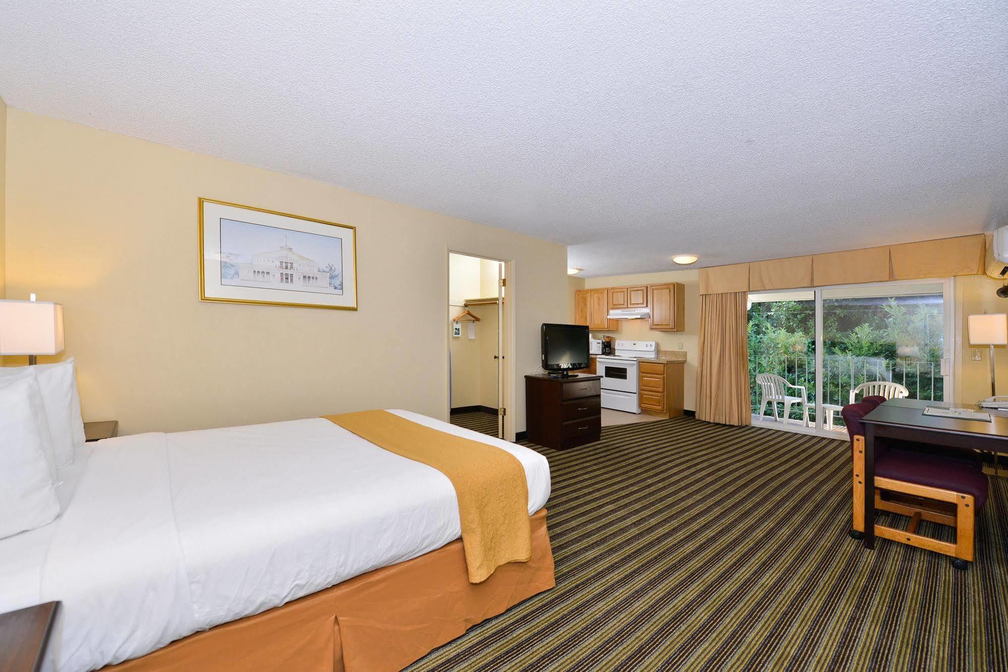 Quality Inn & Suites Vancouver - Hazel Dell Exterior foto
